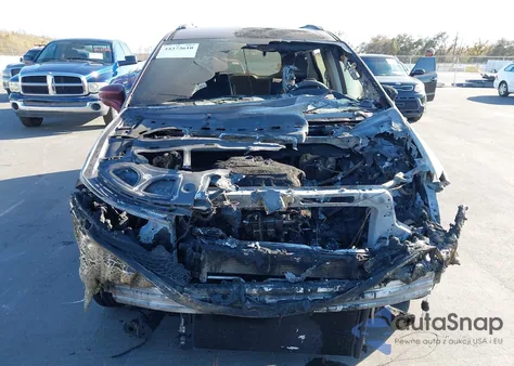 2019 Chrysler Pacifica Touring L z USA, uszkodzony, nr VIN 2C4RC1BG0KR625554